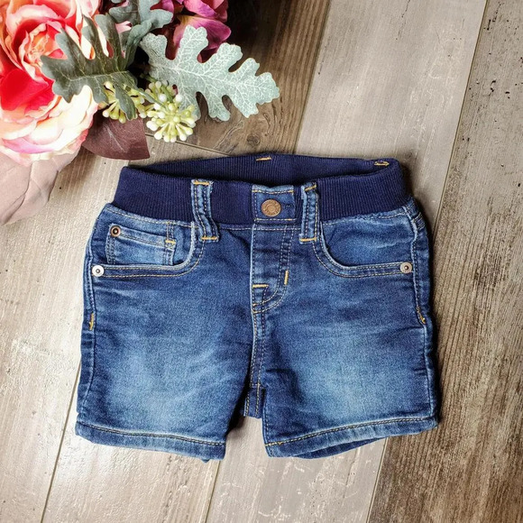 babyGap Dark Wash Stretch Comfort Waistband Jean Shorts Size 12-18m NWOT - Picture 4 of 8